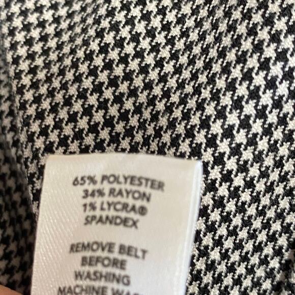 Ann Taylor LOFT Black Cream Micro Houndstooth Cropped Capri Pants Women's Size 4 - Picture 9 of 10